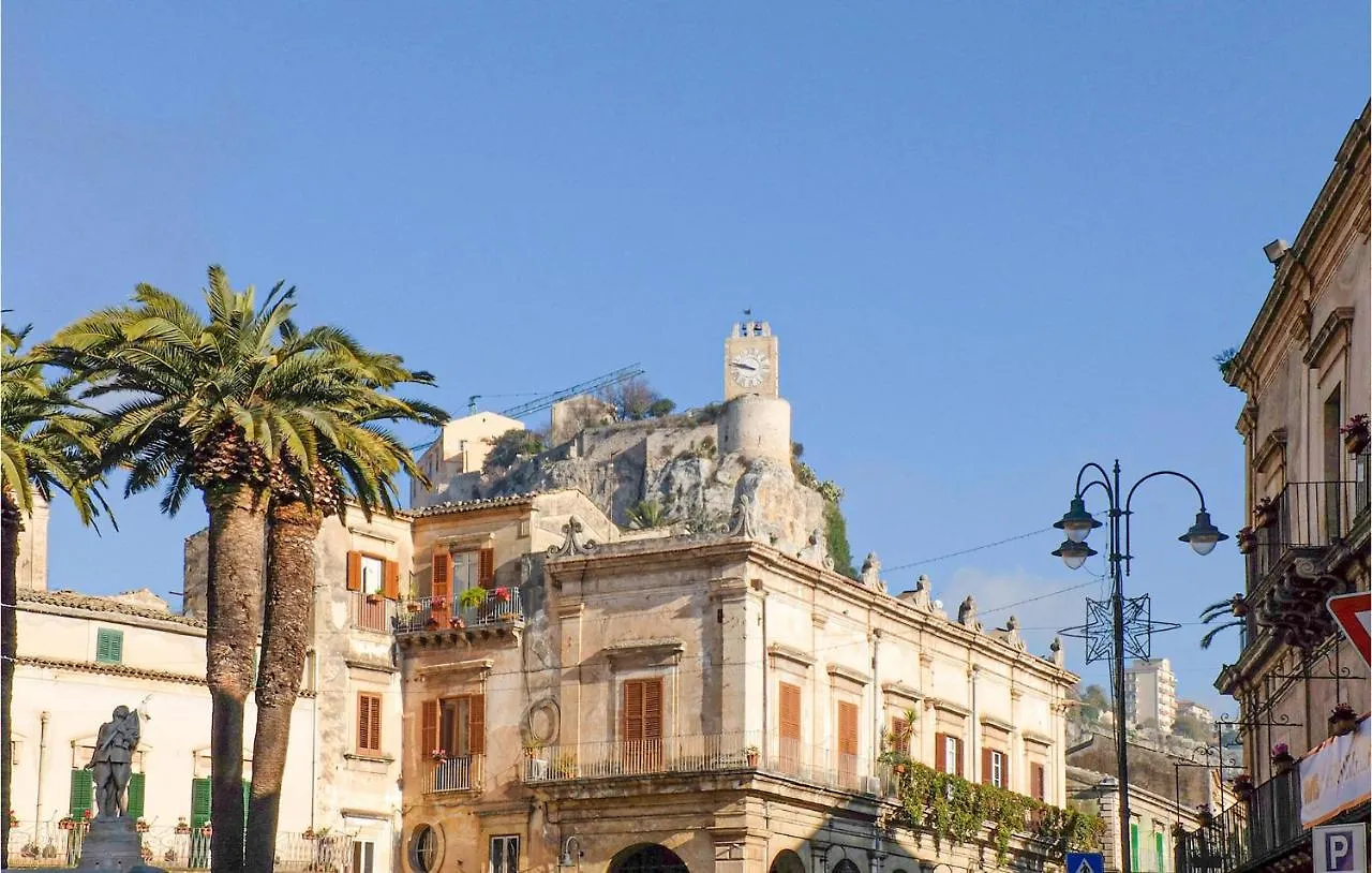 Stunning Home In Modica With Wifi 0*,