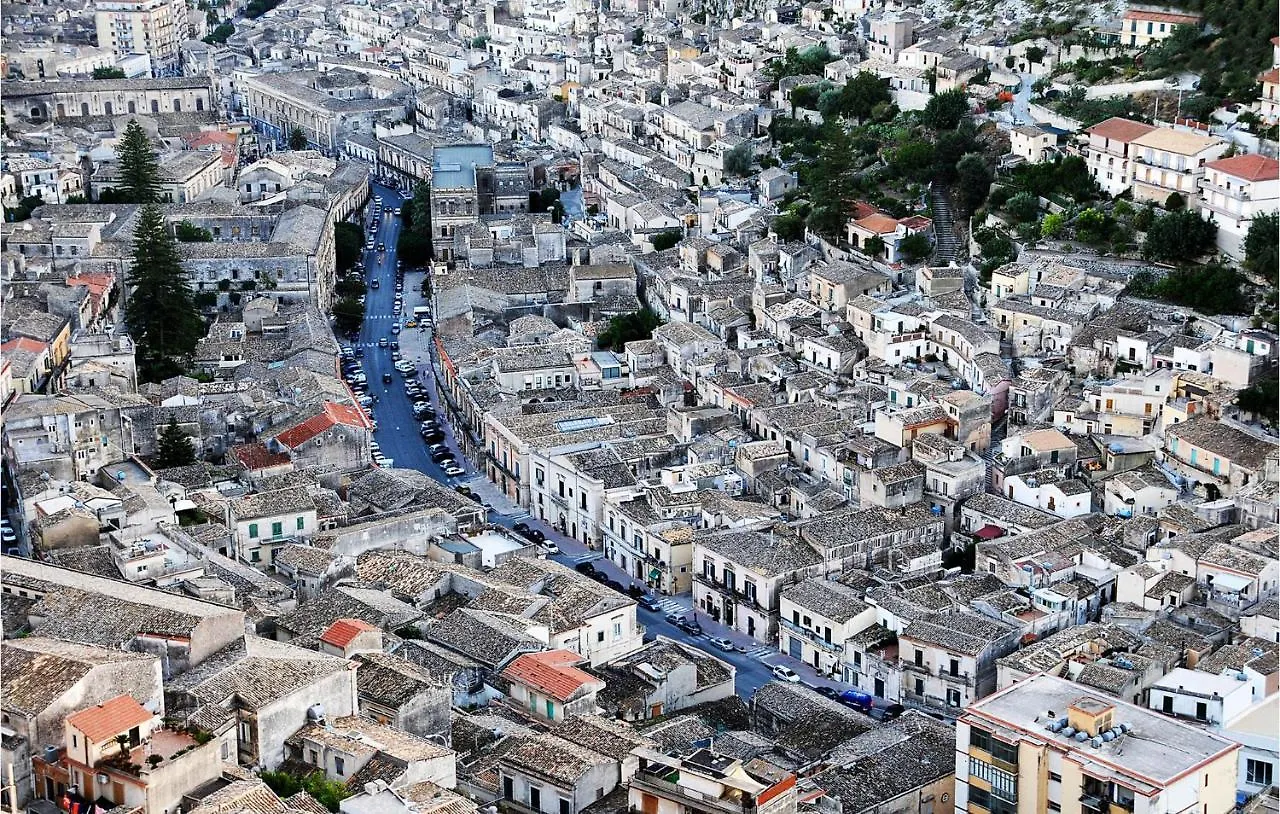 Stunning Home In Modica With Wifi