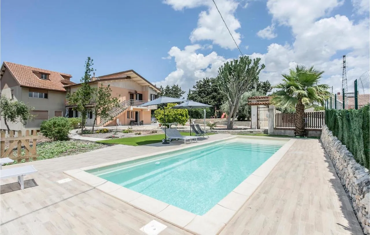 Stunning Home In Modica With Wifi